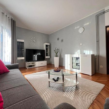 Apartment Tigo - 2 Bedrooms, 2 Bathrooms, Terrace And Big Garden Фажана Экстерьер фото